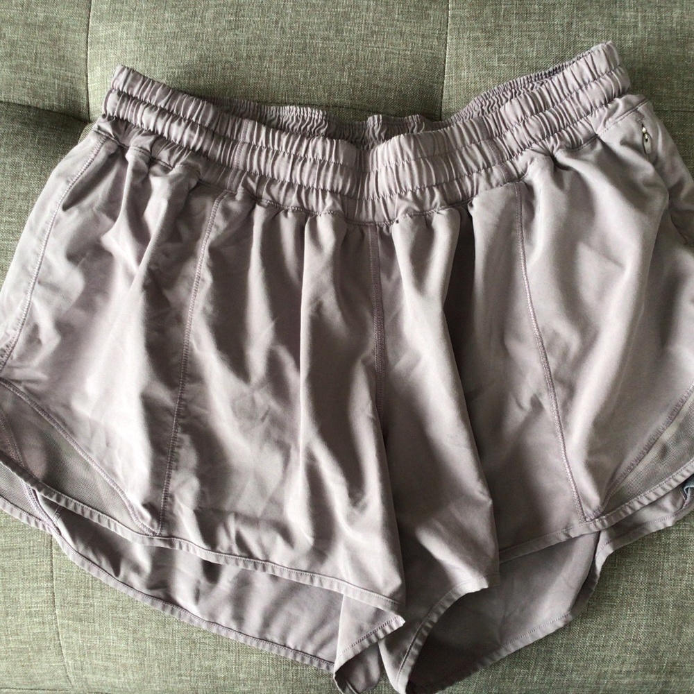 Lululemon Hotty Hot shorts 4” tall
